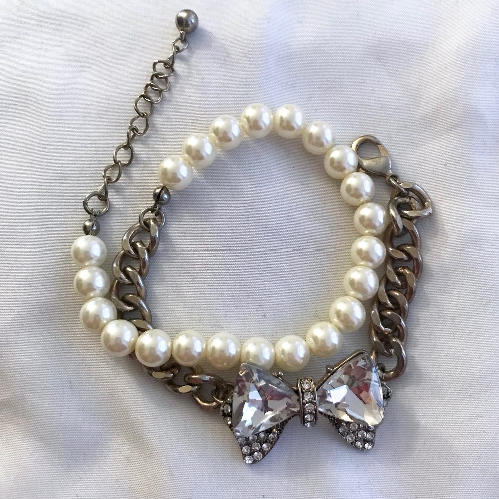 Pearl Rhinestone Bow Bracelet